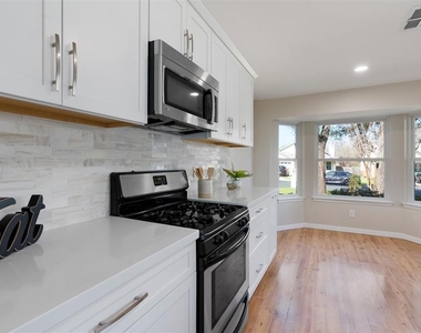 4303 Steve Scarbrough Dr - Photo Thumbnail 12