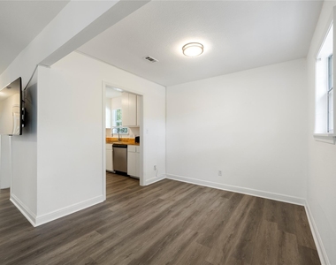 2509 Quarry Rd - Photo Thumbnail 13