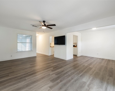 2509 Quarry Rd - Photo Thumbnail 11