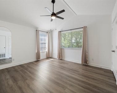 2509 Quarry Rd - Photo Thumbnail 5