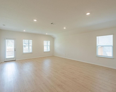 1832 Dandy Brush Dr - Photo Thumbnail 5