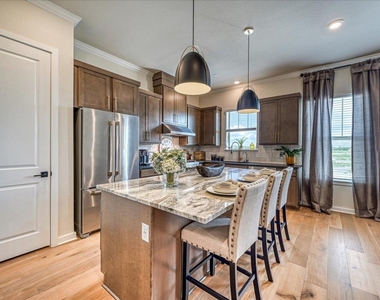 213 John Webster St - Photo Thumbnail 2