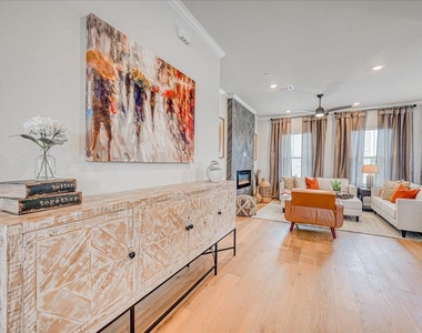 213 John Webster St - Photo Thumbnail 7