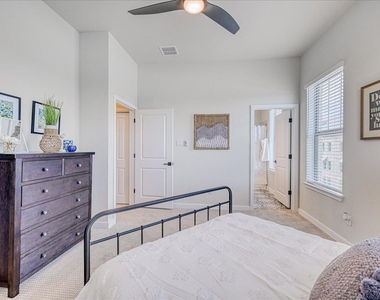 213 John Webster St - Photo Thumbnail 16