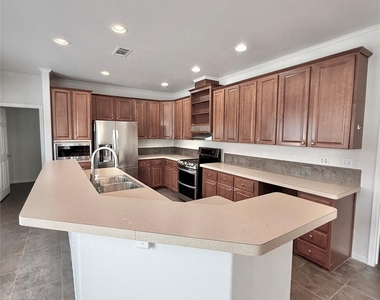 289 Heatherwood Dr - Photo Thumbnail 9