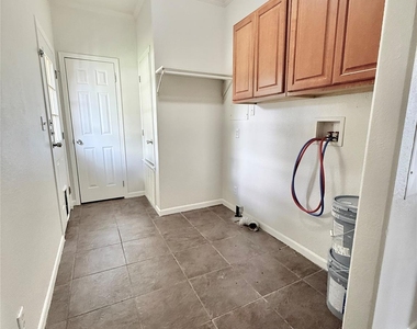 289 Heatherwood Dr - Photo Thumbnail 24