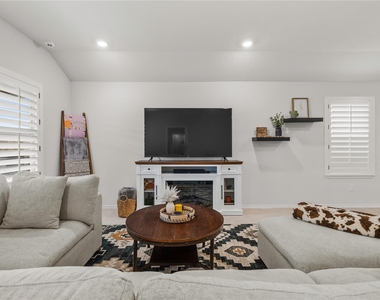 583 Taggart Trl - Photo Thumbnail 6