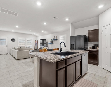583 Taggart Trl - Photo Thumbnail 9