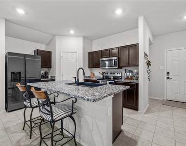 583 Taggart Trl - Photo Thumbnail 11