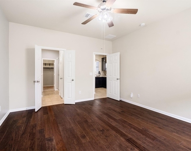 730 Lost Pines Ln - Photo Thumbnail 9