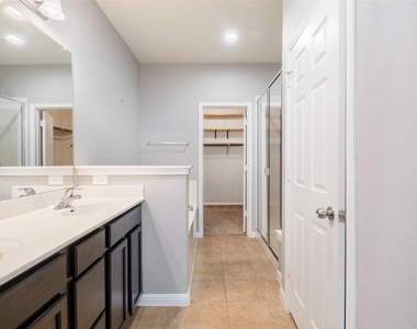 730 Lost Pines Ln - Photo Thumbnail 10