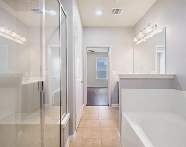 730 Lost Pines Ln - Photo Thumbnail 11