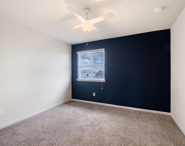 730 Lost Pines Ln - Photo Thumbnail 19