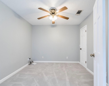 3214 Foster Ln - Photo Thumbnail 11