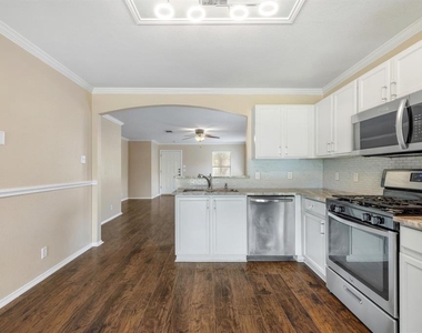 104 Brentwood Dr - Photo Thumbnail 7