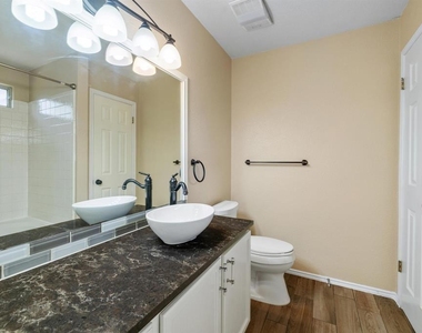 104 Brentwood Dr - Photo Thumbnail 11