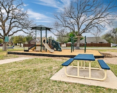 104 Brentwood Dr - Photo Thumbnail 23