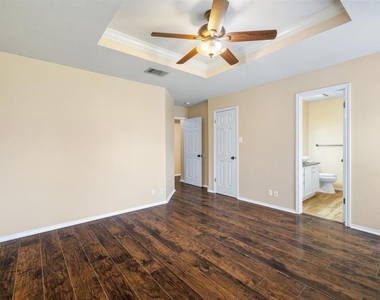 104 Brentwood Dr - Photo Thumbnail 9