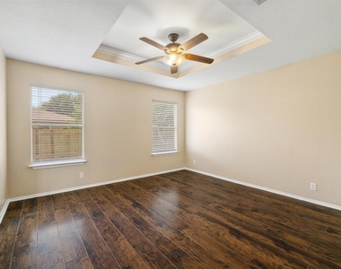 104 Brentwood Dr - Photo Thumbnail 13