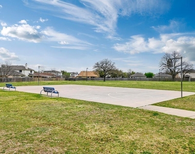 104 Brentwood Dr - Photo Thumbnail 28