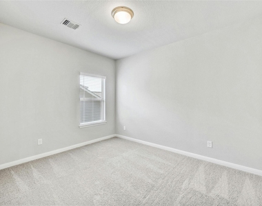 105 Danielson St - Photo Thumbnail 27