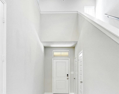 105 Danielson St - Photo Thumbnail 3