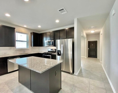 2148 Pecan Island Dr - Photo Thumbnail 8