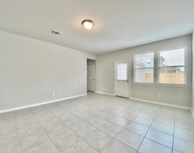 2148 Pecan Island Dr - Photo Thumbnail 9