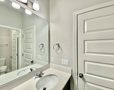 2148 Pecan Island Dr - Photo Thumbnail 25