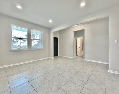2148 Pecan Island Dr - Photo Thumbnail 7