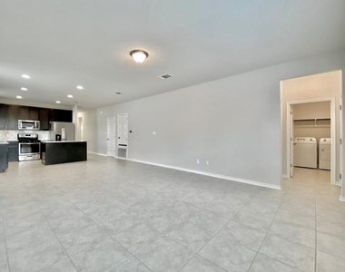 2148 Pecan Island Dr - Photo Thumbnail 17