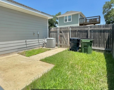 2148 Pecan Island Dr - Photo Thumbnail 31