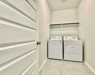 2148 Pecan Island Dr - Photo Thumbnail 18