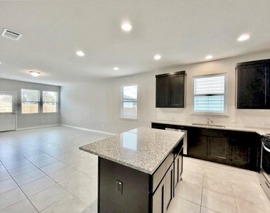 2148 Pecan Island Dr - Photo Thumbnail 11