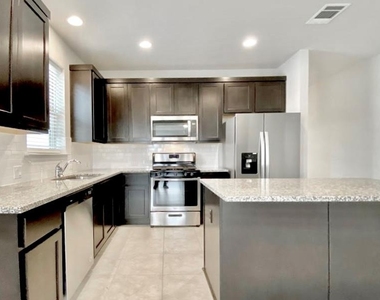 2148 Pecan Island Dr - Photo Thumbnail 6