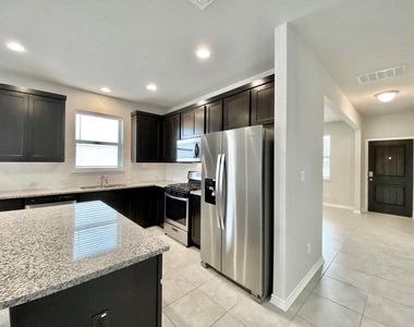 2148 Pecan Island Dr - Photo Thumbnail 12