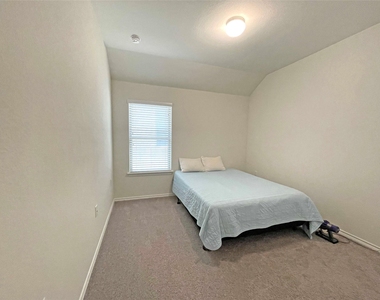 13313 Henneman Dr - Photo Thumbnail 11