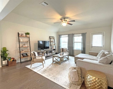 13313 Henneman Dr - Photo Thumbnail 7