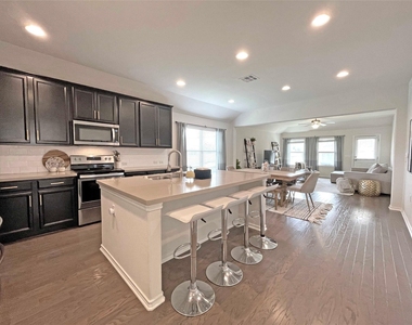 13313 Henneman Dr - Photo Thumbnail 5