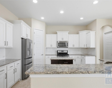 3805 Hidden Harbor Dr - Photo Thumbnail 4