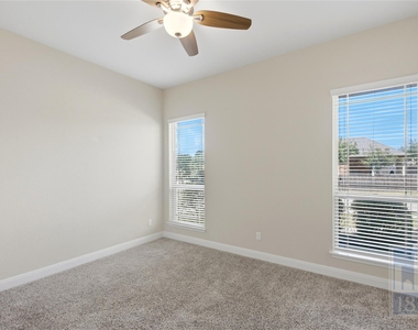 3805 Hidden Harbor Dr - Photo Thumbnail 18