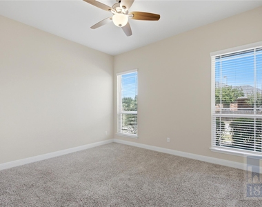 3805 Hidden Harbor Dr - Photo Thumbnail 19