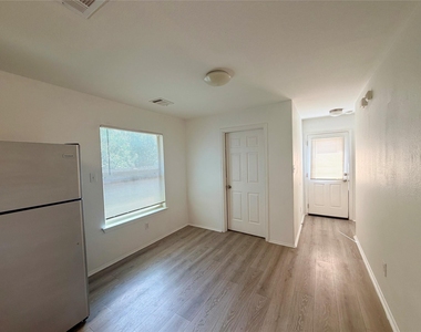 1148 Shadow Creek Blvd - Photo Thumbnail 6