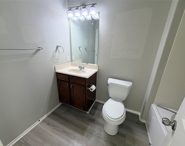 1148 Shadow Creek Blvd - Photo Thumbnail 11