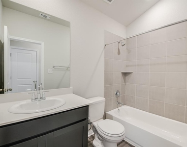 112 Capella Way - Photo Thumbnail 14