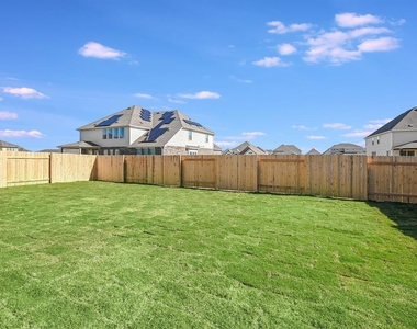 112 Capella Way - Photo Thumbnail 18