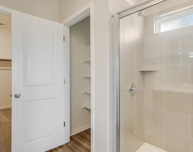 112 Capella Way - Photo Thumbnail 12
