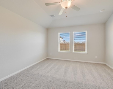 112 Capella Way - Photo Thumbnail 9