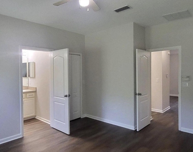 1573 Biscayne Bay Drive - Photo Thumbnail 10