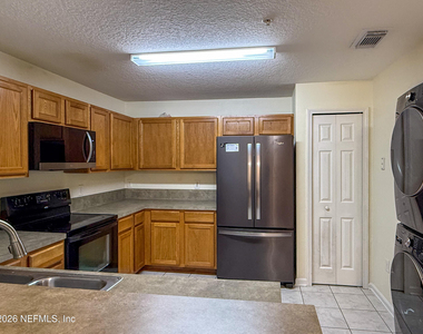 6860 Skaff Avenue - Photo Thumbnail 8